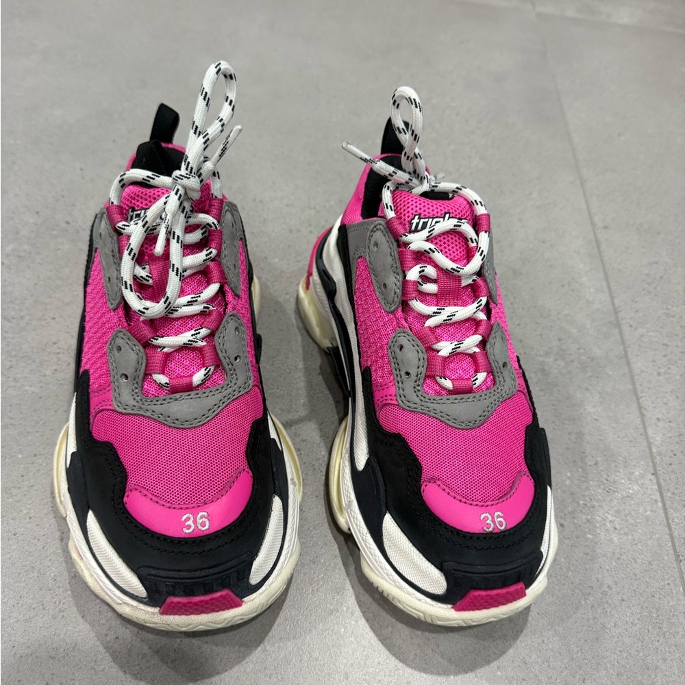 Balenciaga sneaker great condition